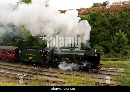 Southern Railway Schools Klasse Lokomotive Nr. 926 Repton am Bahnhof Goathland, North Yorkshire Moors Railway. Stockfoto