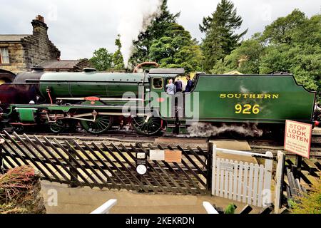 Southern Railway Schools Klasse Lokomotive Nr. 926 Repton am Bahnhof Goathland, North Yorkshire Moors Railway. Stockfoto