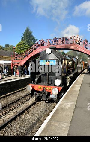 Southern Railway Schools Klasse Lokomotive Nr. 926 Repton am Bahnhof Goathland, North Yorkshire Moors Railway. Stockfoto