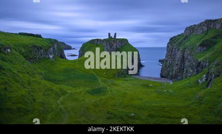 Dunseverick Castle; antikes Schloss an der Küste von Antrim, Nordirland Stockfoto