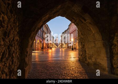 Blick auf die Floriańska, eine historische Straße in der Krakauer Altstadt, Polen Stockfoto