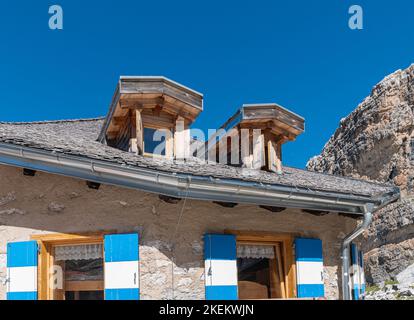 Tuckett Refuge (2272 m ü.d.M.) - Madonna di Campiglio, Brenta Dolomiten, Trentino-Südtirol - Norditalien - Naturpark Adamello Brenta - Details Stockfoto