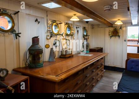 Der Chart Room an Bord der RRS Discovery, Discovery Point, Dundee, Schottland, Großbritannien Stockfoto