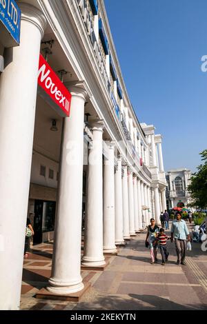 Delhi, Indien - 16. Oktober 2012: Connaught Place ist eines der größten Finanz-, Handels- und Geschäftszentren in Delhi, Indien. Benannt nach dem Duk Stockfoto