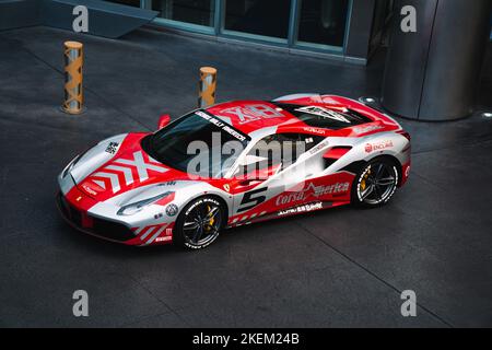 20 Aug. 2022: Ferrari 488 parked infront of Waldorf Astoria Las Vegas Stockfoto