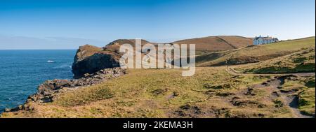 Cornish Landschaft mit einem Bauernhaus in der Nähe von Tintagel Stockfoto