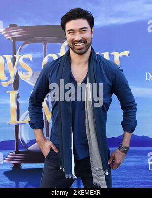Remington Hoffman bei der Ankunft an den Tagen unseres Lebens Day of Days 2022 Fan Event im J.W. Marriott at LA LIVE in Los Angeles, CA am 12. November 2022. © Janet Gough / AFF-USA.COM Stockfoto
