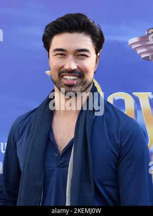 Remington Hoffman bei der Ankunft an den Tagen unseres Lebens Day of Days 2022 Fan Event im J.W. Marriott at LA LIVE in Los Angeles, CA am 12. November 2022. © Janet Gough / AFF-USA.COM Stockfoto