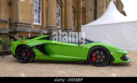 2020 Lamborghini Aventador SVJ LP 770-4 ‘82W’ wird auf der Concours d’Elégance Motorshow im Blenheim Palace am 4.. September 2022 ausgestellt Stockfoto