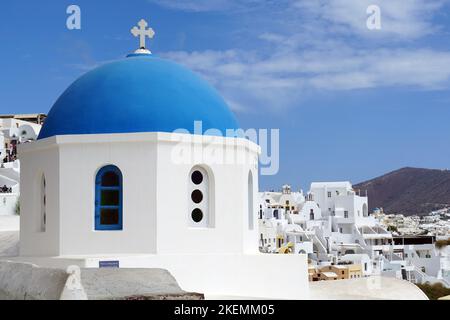 Orthodoxe Kirche Panagia Agion Panton, Oia oder Ia, (Pano Meria), Santorin, Griechenland, Europa Stockfoto