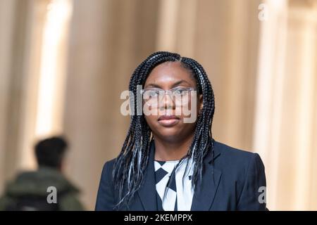 London, Großbritannien. 8.. November 2022. Kemi Badenoch, der internationale Handelssekretär, kommt zu einer Kabinettssitzung in der Downing Street. (Bild: © Ian Davidson/SOPA Images via ZUMA Press Wire) Stockfoto