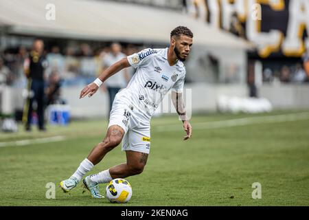 Santos, Brasilien. 13.. November 2022. SP - Santos - 11/13/2022 - BRAZILEIRO A 2022, SANTOS X FORTALEZA - Nathan Spieler von Santos während eines Spiels gegen Fortaleza im Vila Belmiro Stadion für die brasilianische Meisterschaft A 2022. Foto: Raul Baretta/AGIF/Sipa USA Quelle: SIPA USA/Alamy Live News Stockfoto