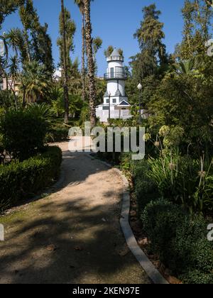 Ein alter Taubenschlag am Ende des Weges im Ribalta Park, Castellón de la Plana, Spanien Stockfoto