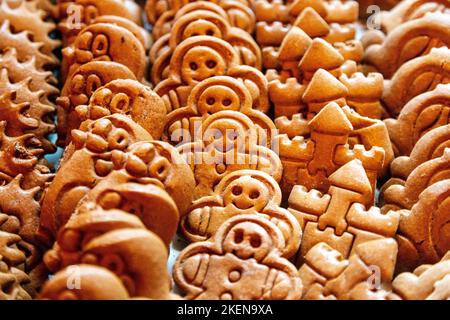 Eine Auswahl an Lebkuchenkeksen (Perníkový panáček, Prag, Tschechische Republik) Stockfoto