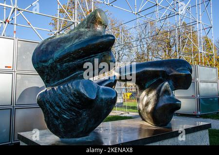 Henry Moore arbeitet in der Öffentlichkeit Stockfoto