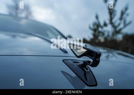Dritte Generation Flying Spur Bentley Nahaufnahme der privaten Villa. Stockfoto