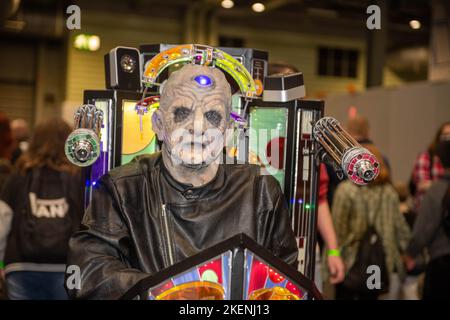 Birmingham, Großbritannien, 13.. November 2022. Öffentlichkeit in Cosplay während der MCM Birmingham Comic Con – einer Popkultur-Veranstaltung, die an diesem Sonntag im National Exhibition Centre, Birmingham stattfindet. Quelle: Lu-Photography/Alamy Live News Stockfoto