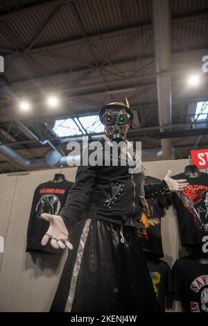 Birmingham, Großbritannien, 13.. November 2022. Öffentlichkeit in Cosplay während der MCM Birmingham Comic Con – einer Popkultur-Veranstaltung, die an diesem Sonntag im National Exhibition Centre, Birmingham stattfindet. Quelle: Lu-Photography/Alamy Live News Stockfoto