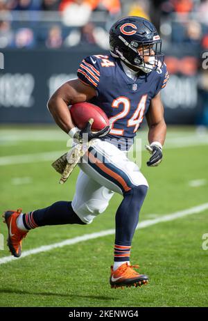 Chicago, IL, USA. 13.. November 2022. Chicago trägt #24 Khalil Herbert in Aktion während eines Spiels gegen die Detroit Lions in Chicago, IL. Mike Wulf/CSM/Alamy Live News Stockfoto