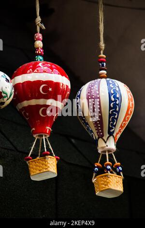 Heißluft Ballons Modell gefertigt aus Ton für die Dekoration für den Verkauf auf dem Markt Stockfoto