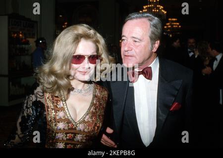 Jack Lemmon und seine Frau Felicia Farr um die 1980er Jahre Credit: Ralph Dominguez/MediaPunch Stockfoto