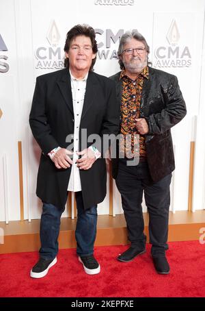 09. November 2022 - Nashville, Tennessee; USA - SHENANDOAH kommt zu den jährlichen CMA Awards 56., die in der Bridgestone Arena in der Innenstadt von Nashville stattfanden. Copyright 2022 Jason Moore. (Bild: © Jason Moore/ZUMA Press Wire) Stockfoto