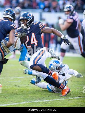 Chicago, IL, USA. 13.. November 2022. Chicago trägt #24 Khalil Herbert in Aktion während eines Spiels gegen die Detroit Lions in Chicago, IL. Mike Wulf/CSM/Alamy Live News Stockfoto
