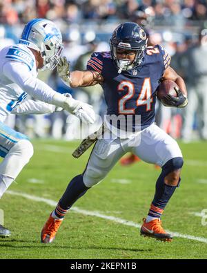 Chicago, IL, USA. 13.. November 2022. Chicago trägt #24 Khalil Herbert in Aktion während eines Spiels gegen die Detroit Lions in Chicago, IL. Mike Wulf/CSM/Alamy Live News Stockfoto