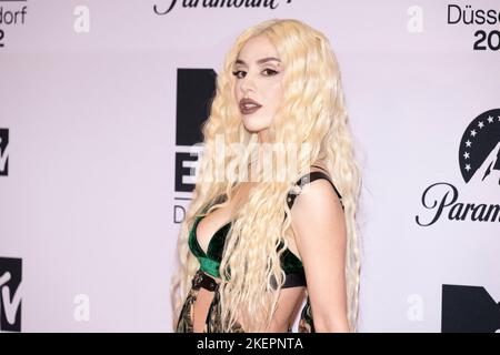 AVA Max kommt während der MTV Europe Music Awards 2022 am 13. November 2022 in Düsseldorf in die Nachtresidenz. Foto von David Niviere/ABACAPRESS.COM Stockfoto