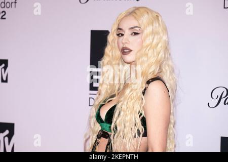 AVA Max kommt während der MTV Europe Music Awards 2022 am 13. November 2022 in Düsseldorf in die Nachtresidenz. Foto von David Niviere/ABACAPRESS.COM Stockfoto