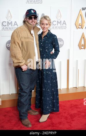 09. Nov. 2022 - Nashville, Tennessee; USA - ERNEST kommt bei den jährlichen CMA Awards 56. an, die in der Bridgestone Arena in der Innenstadt von Nashville stattfanden. Copyright 2022 Jason Moore. (Bild: © Jason Moore/ZUMA Press Wire) Stockfoto