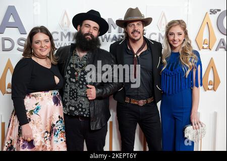 09. November 2022 - Nashville, Tennessee; USA - EVERETTE kommt zu den jährlichen CMA Awards 56., die in der Bridgestone Arena in der Innenstadt von Nashville stattgefunden haben. Copyright 2022 Jason Moore. (Bild: © Jason Moore/ZUMA Press Wire) Stockfoto