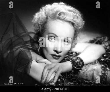 MARLENE DIETRICH 1946 Portrait Publicity für Paramount Picturs Stockfoto