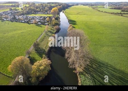 Die Ruhr zwischen Fröndenberg und Iserlohn, Nordrhein-Westfalen, Deutschland | das Ruhrtal zwischen Froendenberg und Iserlohn, Nordrheinisch- Stockfoto