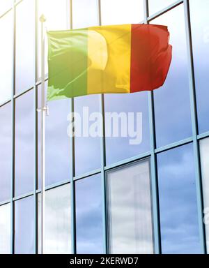 Flagge Malis auf einem Fahnenmast Stockfoto
