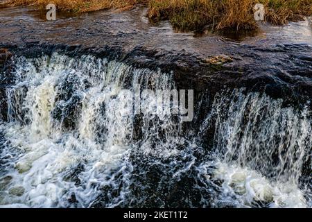 Venta Rapid Wasserfall - Ventas Rumba, der breiteste Wasserfall Europas, Kuldiga, Lettland Stockfoto