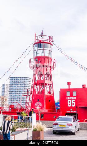 Das Feuerschiff im schwimmenden Aufnahmestudio der trinity Booy Wharf in london Stockfoto