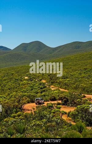 Unebene Straße durch die Stirling Range in Western Australia Stockfoto