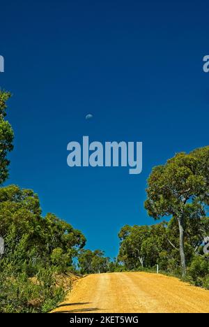 Unebene Straße durch die Stirling Range in Western Australia Stockfoto