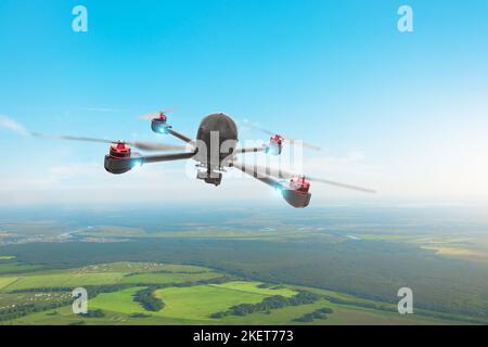 Drohne Quad-Copter mit hochauflösender Digitalkamera am Himmel, fliegt über das Gelände Stockfoto