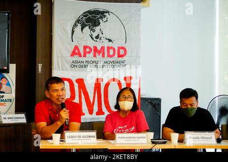 Quezon City, NCR, Philippinen. 14.. November 2022. Bildunterschrift.Führer verschiedener Gruppen in der People's Climate Strike Pressekonferenz sprechen über den Schuldenerlass, der als Mittel für Klimalösungen dienen sollte, und große Proteste am 16. November.die Anführer auf den Bildern sind von links nach rechts benannt.Leody de Guzman, Bukluran ng Manggagawang Pilipino.Flora Asiddao-Santos, Oriang WomenÃ¢â‚¬â„¢s Movement.Rovik Obanil, Egay Cabalitan, philippinische Allianz der Menschenrechtsverteidiger.die philippinische Zivilgesellschaft, lokale Regierungsvertreter, religiöse Führer und Gemeinden fordern GO Stockfoto