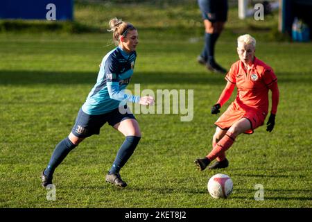 Port Talbot Town gegen Swansea City im Genero Adran Premier an der Victoria Road am 28.. November 2021. Kredit: Lewis Mitchell Stockfoto