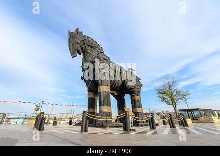 CANAKKALE, TÜRKEI. Trojanisches Pferd in Canakkale an einem schönen Tag. Dieses Pferd wurde im Film „Troy“ verwendet Stockfoto