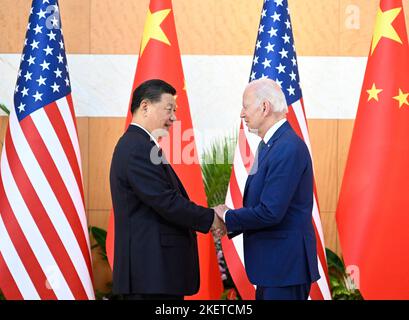 Bali, Indonesien. 14.. November 2022. Der chinesische Präsident Xi Jinping trifft sich mit dem US-Präsidenten Joe Biden in Bali, Indonesien, am 14. November 2022. Kredit: Li Xueren/Xinhua/Alamy Live Nachrichten Stockfoto