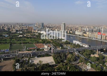 Blick vom Cairo Tower, dem höchsten Bauwerk in Ägypten und Nordafrika, in Ägypten, 15. Oktober 2022. (CTK Photo/Petr Svancara) Stockfoto