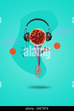 Collage zeitgenössischer Kunst. Salami Pepperoni Pizza, Kopfhörer. Modernes Essenskonzept. Stockfoto