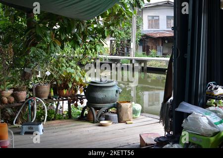 Bangkok lokal Haus Kanal einfach leben Wasser Fluss asiatische Kultur Stockfoto