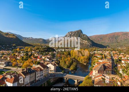 Hübsches Dorf von Tarascon sur Ariège, in Ariège, in Occitanien, Frankreich Stockfoto