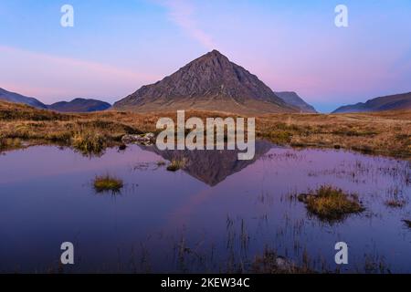 Munro Stob Dearg der nördliche Gipfel des Buachaille Etive Mor vom Rannoch Moor Stockfoto