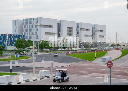 2022 Formaufbau in der Aspire Zone Katar ikonisches Landmark in der Aspire Zone Doha Stockfoto